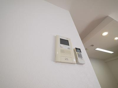 レイセニット奈良グラン・ヴェルジェのセキュリティ|お顔が見えるモニター付きインターホンもございます。