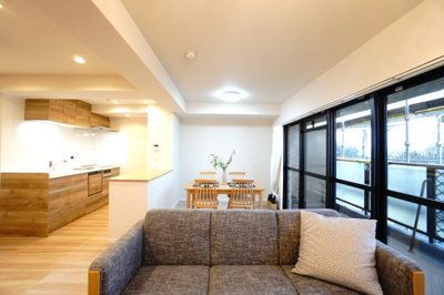 【居間・リビング】 |  【上質リノベ】ダイアパレスパークサイド府中 | 室内（2025年10月30日9：00頃）撮影