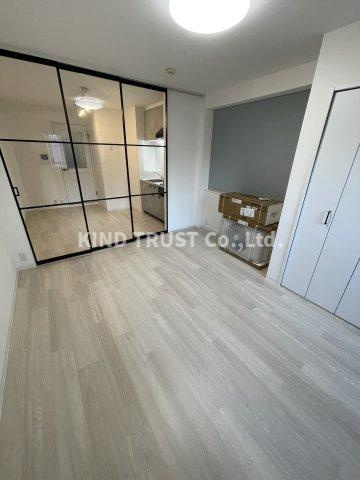 インプルーブ天六の居間・リビング|こちらの居間で趣味の時間をお楽しみください