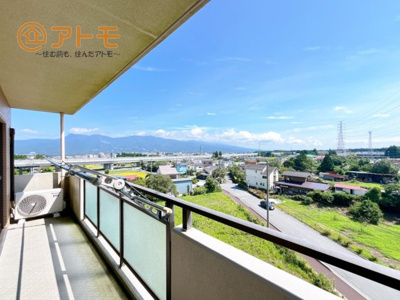 【バルコニー】 | グリーンタウンぐみ沢 | やっぱり助かる広々バルコニー♪お布団や洗濯物を干せるのはもちろん、広々としたバルコニーで少しでも家事を楽ちんに！