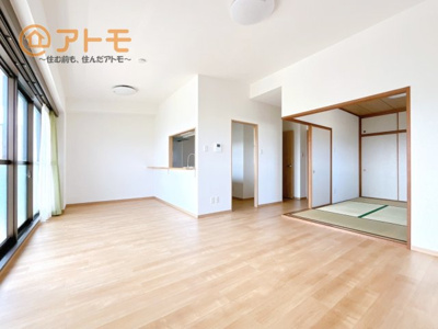 【居間・リビング】 | グリーンタウンぐみ沢 | 広々と開放的なLDKは、家族が自然と集まる広さ♪お子様のリビング学習にもピッタリ♪