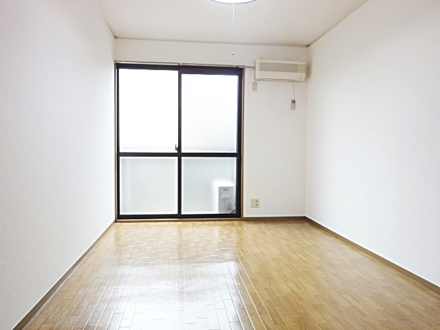 サンクレール逆瀬川の居間・リビング|リビングです