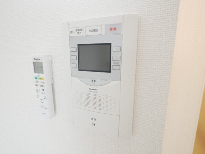【セキュリティ】 | アドバンス大阪バレンシア | モニター付きインターホンです