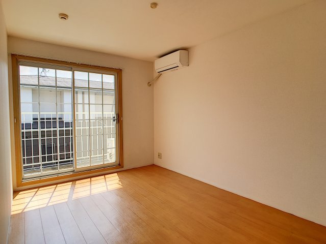 カーサＯＺＯＮＯBの居間・リビング