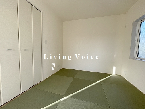 【居間・リビング】 | 【仲介手数料０円】平塚市南金目　新築一戸建て　全2棟 | 平塚市南金目　新築一戸建て　全2棟