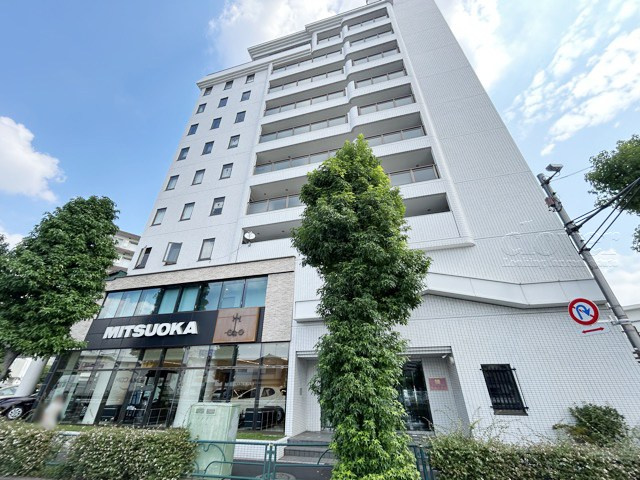 【現況写真】 | エクセルシオール世田谷桜丘 | 前面道路と外観の様子です。～即日のご見学可能～　お問合せはお気軽にどうぞ。
