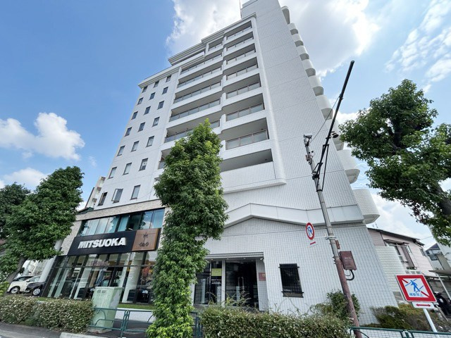 【外観】 | エクセルシオール世田谷桜丘 | 手入れの行き届いた外壁やエントランスなど、「見ればわかる」レベルで清潔感を保ったマンションです。築年数を感じさせない姿で皆様をお出迎えします。～即日のご見学可能～　お問合せはお気軽にどうぞ。
