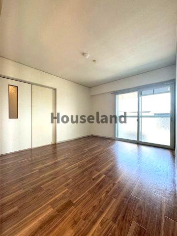 ラピュタ宮前の洋室