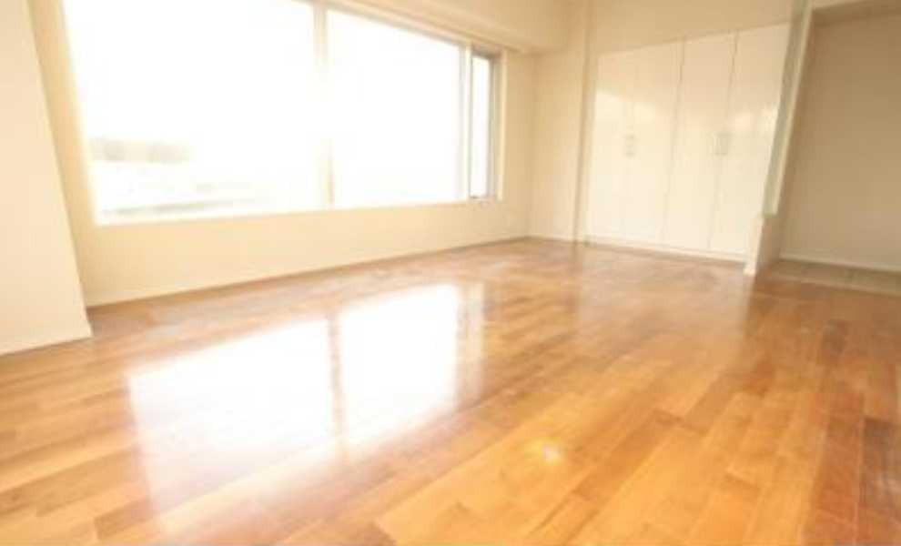 パークアクシス渋谷神南　礼金０　楽器相談　南西角部屋の内装