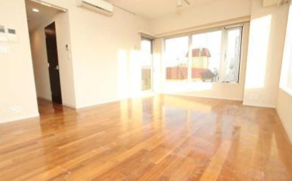 パークアクシス渋谷神南　礼金０　楽器相談　南西角部屋の居間・リビング