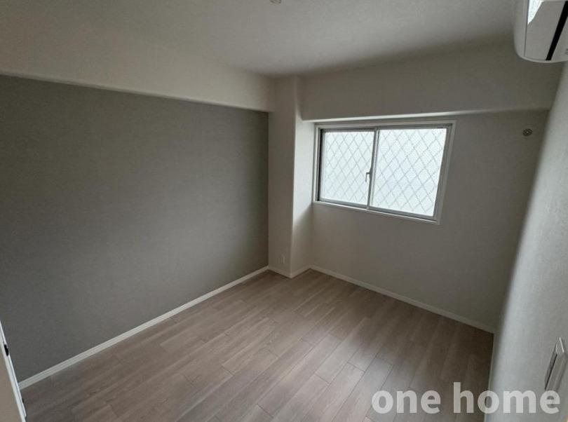 カネボウ新大阪第2グリーンマンションの洋室|◆約5.2帖洋室 別角度です！
◆シンプルな内装につき、様々な家具との相性はバッチリです！
