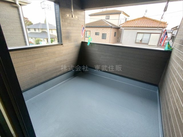 【洋室】 | 狭山市柏原第１３　全３棟　２号棟 | 洋室6.0帖北西側、個人の部屋や寝室として使える洋室です