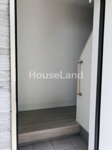 ヴィラージュ野崎の玄関