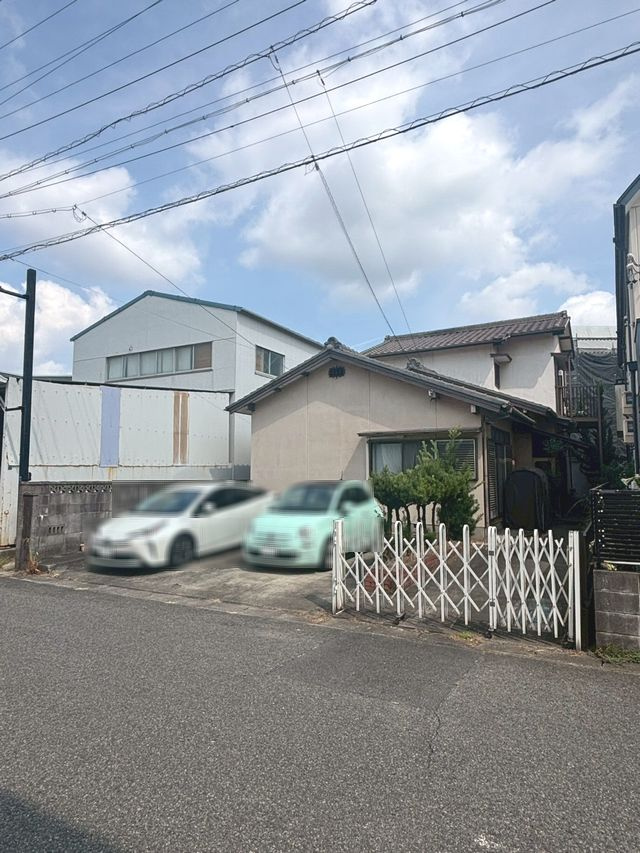 知多市清水が丘一丁目土地の外観|間口が約9.8ｍのため、並列駐車も可能です。
