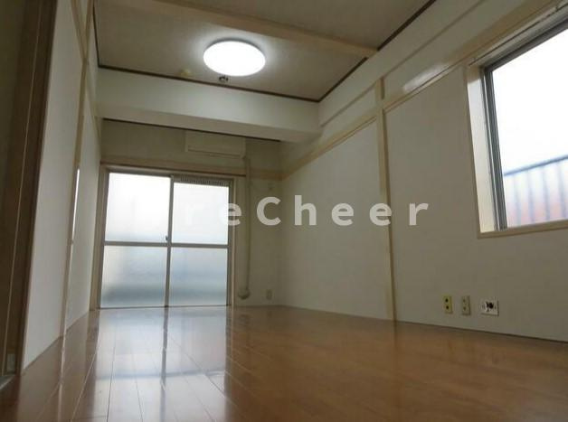 文化ビルの居間・リビング