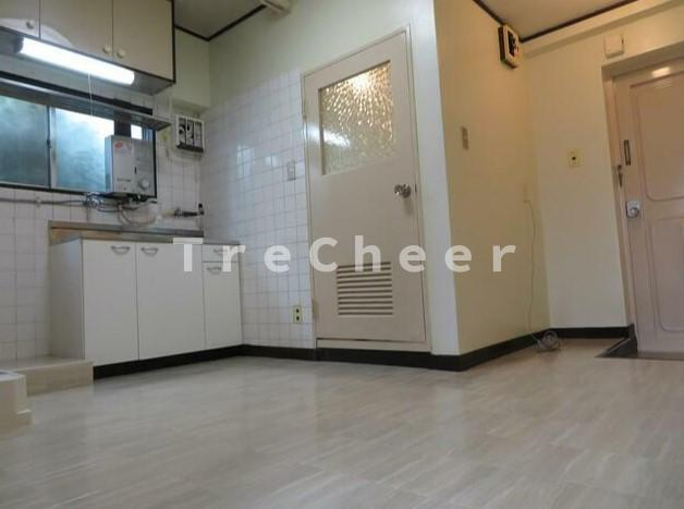 文化ビルの玄関