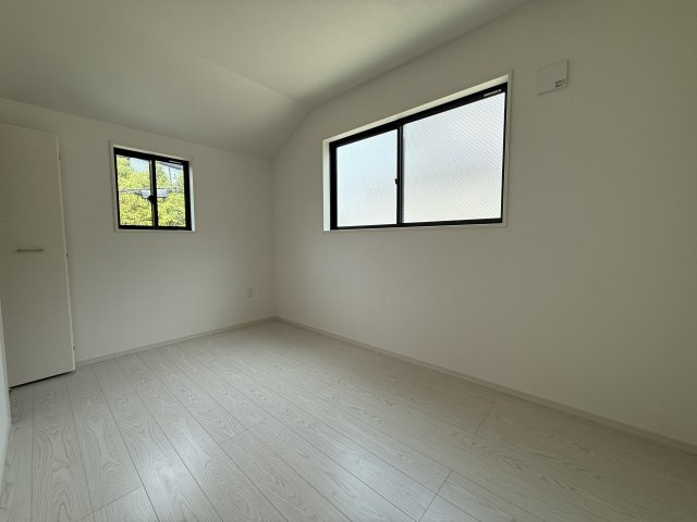 垂水区歌敷山4丁目①号棟　中古戸建の洋室