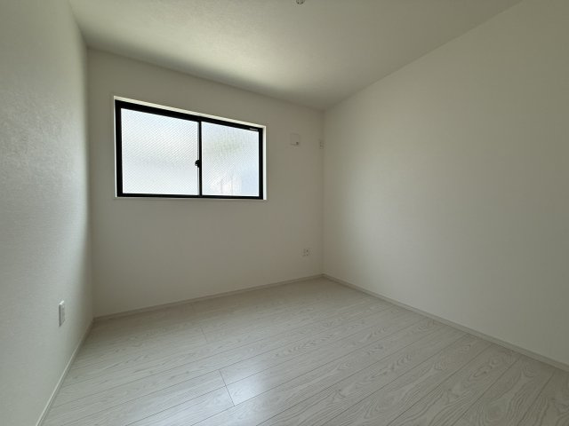 垂水区歌敷山4丁目①号棟　中古戸建の洋室