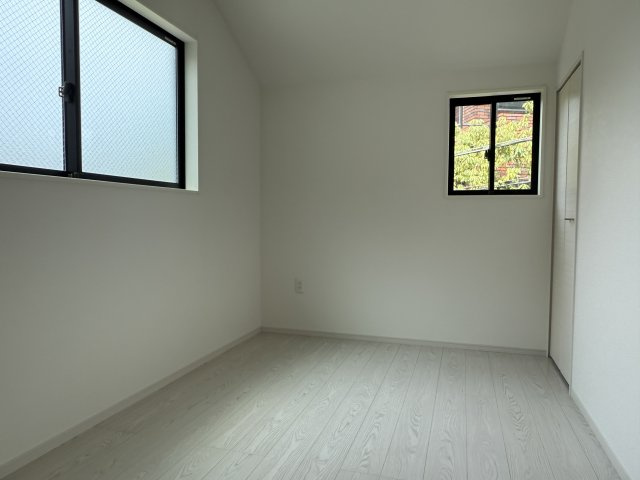 垂水区歌敷山4丁目①号棟　中古戸建の洋室