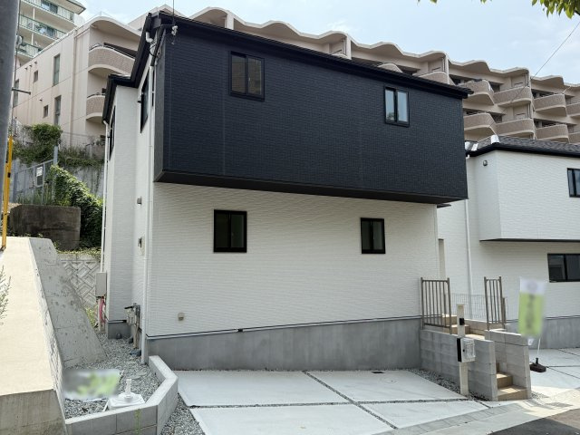 垂水区歌敷山4丁目①号棟　中古戸建の外観