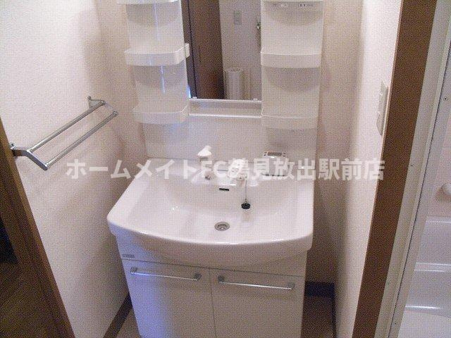 スカイタワー鶴見緑地の独立洗面台