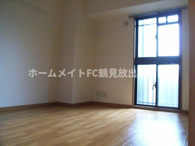 スカイタワー鶴見緑地の洋室