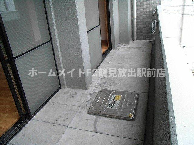 スカイタワー鶴見緑地のバルコニー