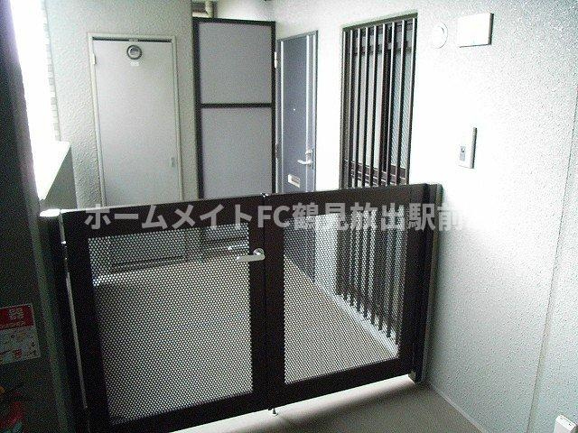 スカイタワー鶴見緑地の玄関