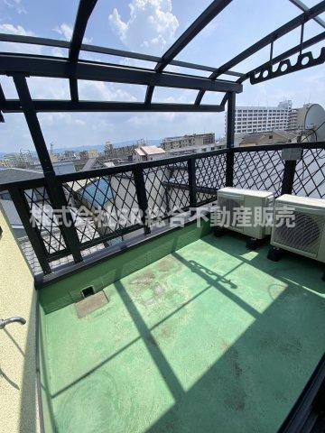 寿町1丁目中古戸建のバルコニー|陽当たり良好で広めのバルコニーです♪