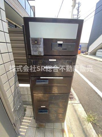 寿町1丁目中古戸建の設備|不在時の荷物の受け取りに便利な宅配ボックスがあります！