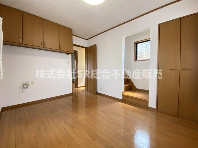 寿町1丁目中古戸建の洋室|広々とした洋室です