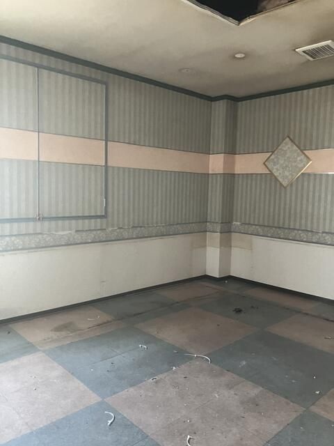 富木島町伏見貸店舗