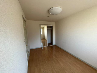 【内装】 | スカイコーポ垣生 | 洋室（イメージ）