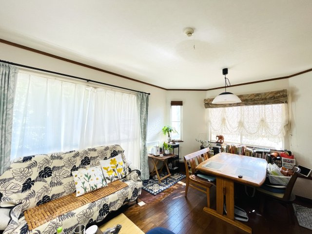 【居間・リビング】 | 比企郡嵐山町廣野　中古戸建