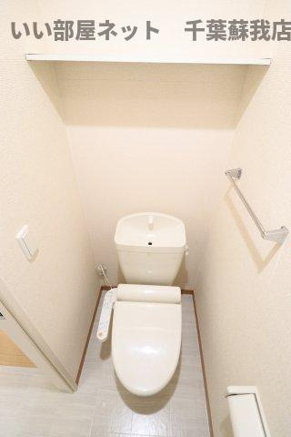 ベイヒルズのトイレ|落ち着いた色調のトイレです