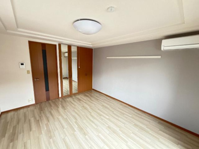 【内装】 | プレッソリーバＹ | 洋室