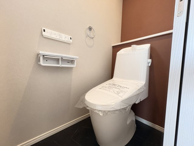 神戸市西区玉津町高津橋新築戸建のトイレ