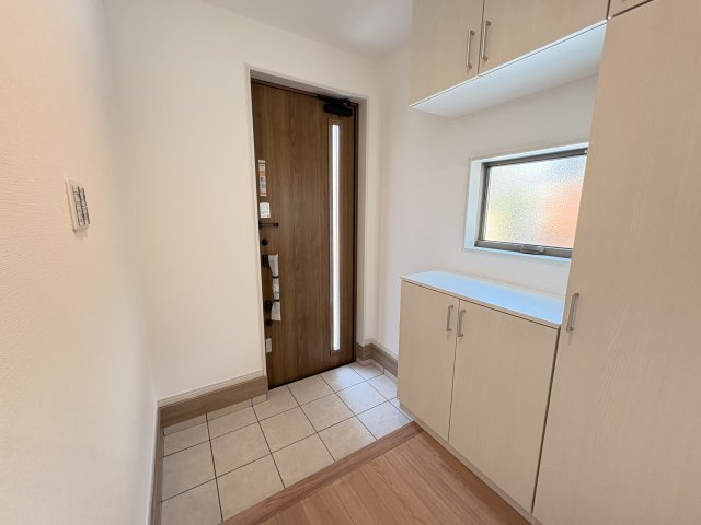 神戸市西区玉津町高津橋新築戸建の玄関