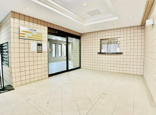  アーンジユ赤羽岩淵のロビー