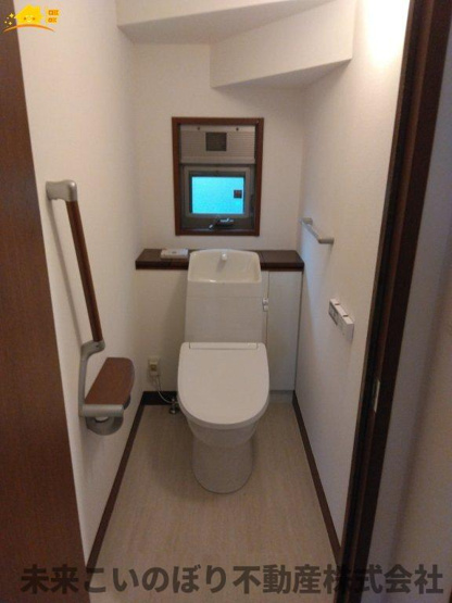 【トイレ】 | 幸手市栄中古戸建て | 白を基調とした清潔感のある空間です◎お好みのアレンジでオリジナルの空間に仕上げましょう♪