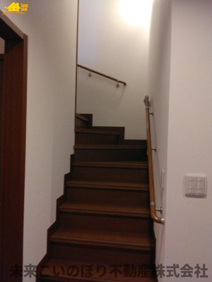【内装】 | 幸手市栄中古戸建て | 階段スペースには手すりがついており安心です