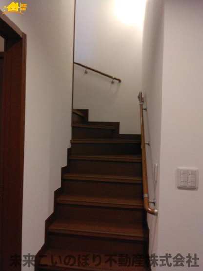 【内装】 | 幸手市栄中古戸建て | 階段スペースには手すりがついており安心です