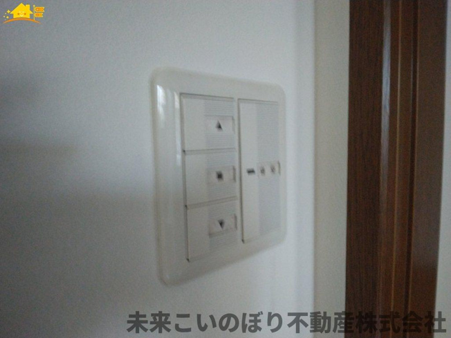 【設備】 | 幸手市栄中古戸建て | 1F1か所電動シャッター