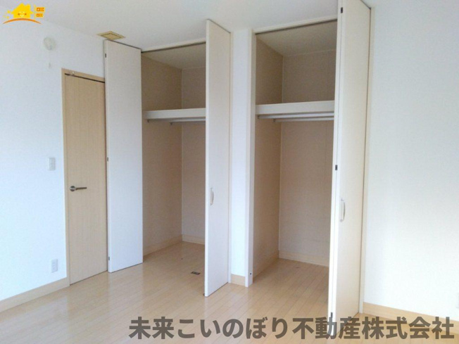 【収納】 | 幸手市栄中古戸建て | たっぷり収納力のあるクローゼットです！
余計な家具を置かずに済みます！