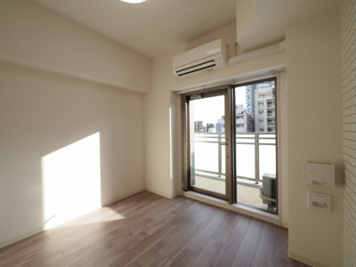 【居間・リビング】 | プレサンス松屋町ヴィゴラス | 使い勝手のいい洋室です