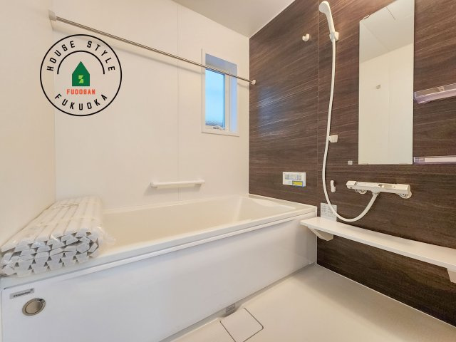 糟屋郡宇美町神武原1丁目第1-3棟（3号棟）　の浴室|ウ窓もあるので換気も安心ですね。同社仕様。1日の疲れを癒してくれる広々バスルーム。雨の日のお洗濯にも大活躍な浴室乾燥機付です！