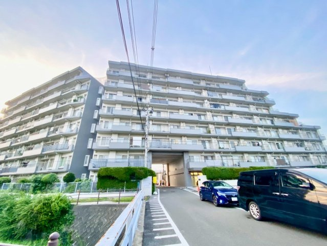 荒巻中央パークマンションの外観