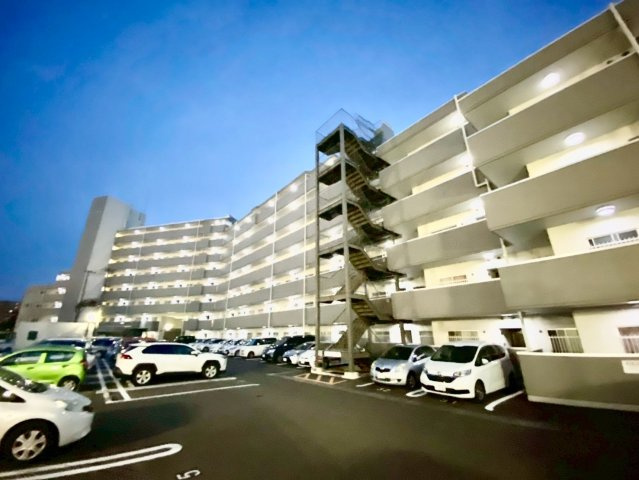 荒巻中央パークマンションの外観