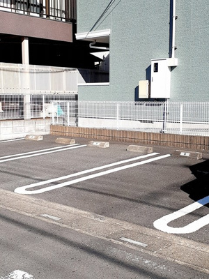 【駐車場】 | メゾン・アルピナ | 駐車場