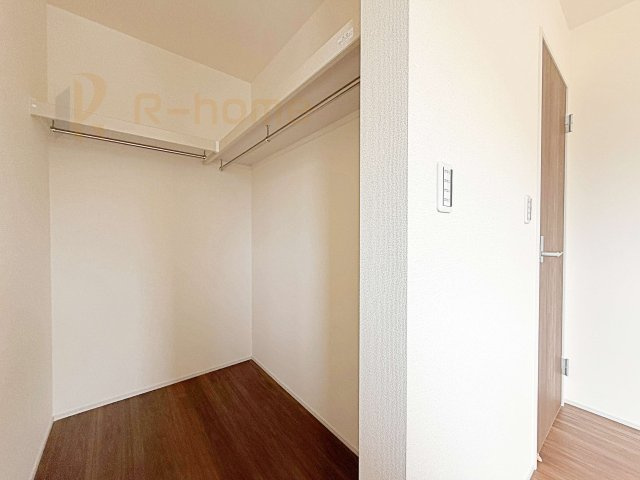 小美玉市先後第2　新築戸建て　1号棟の収納|人気のウォークインクローゼット！アウター類はもちろん、季節ものや寝具も収納できます！